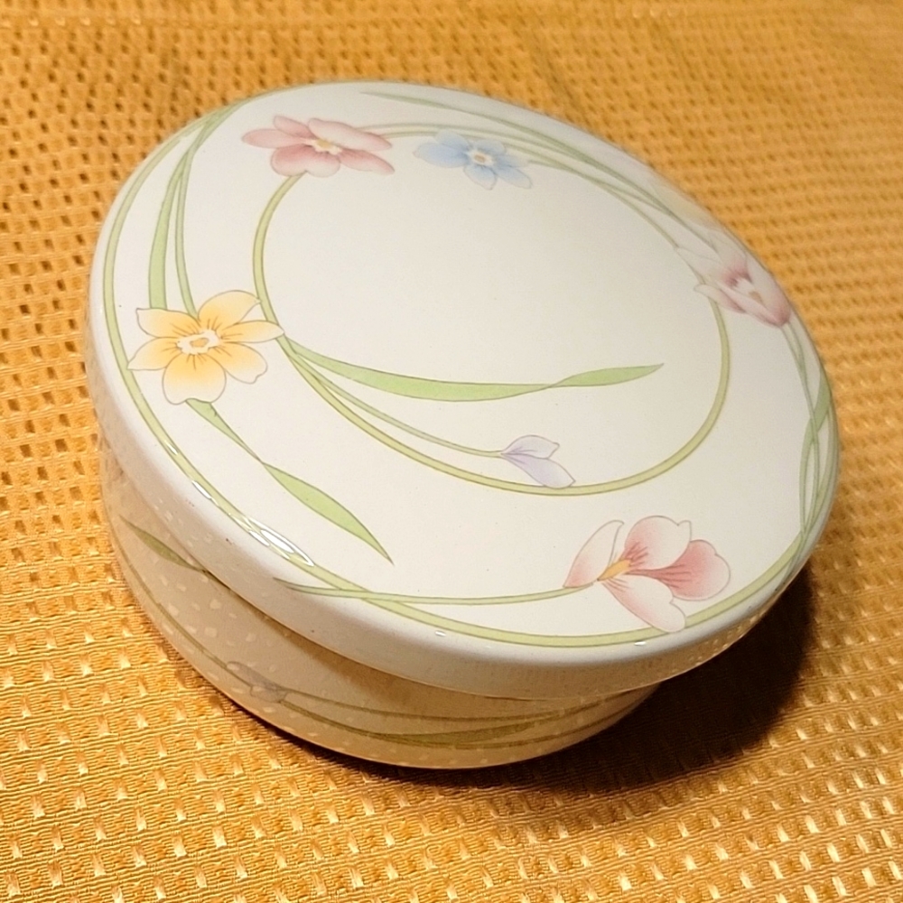 Sango #3776 Mountain Flower Porcelain Bowl w/Lid